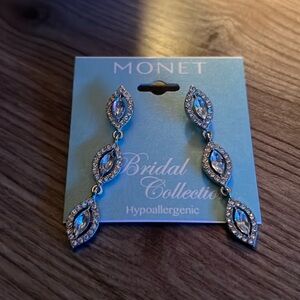 Money bridal tower ear rings never worn
